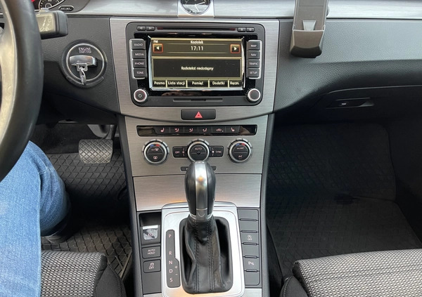 Volkswagen Passat cena 32999 przebieg: 349000, rok produkcji 2014 z Warszawa małe 497
